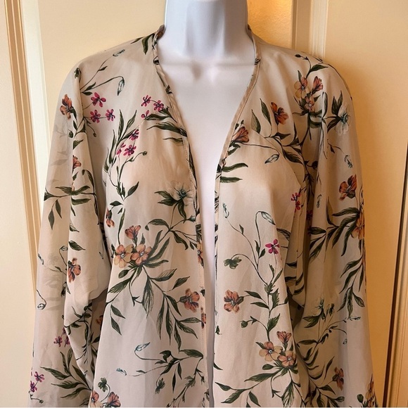 Liberty Love Neutral Floral Duster size L - Picture 2 of 6